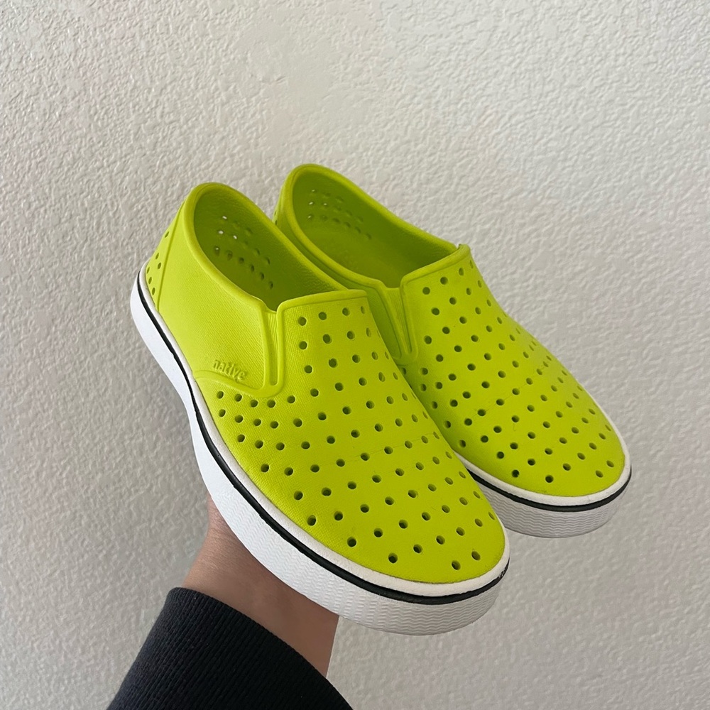 Native shoes - Picture 3 of 3